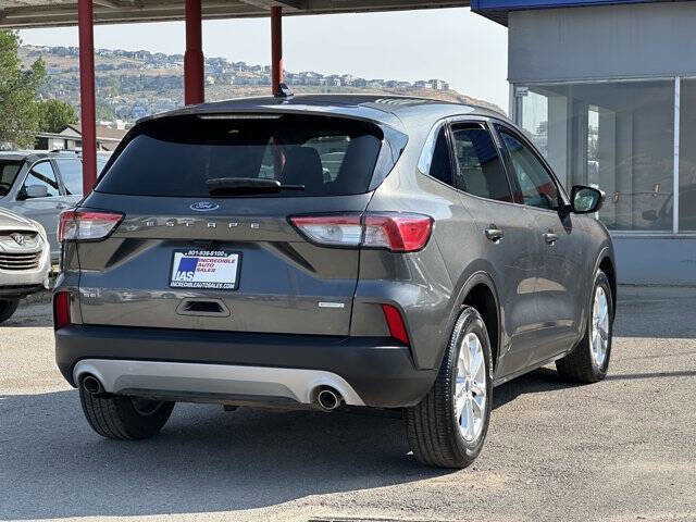 Used 2020 Ford Escape SE image 4