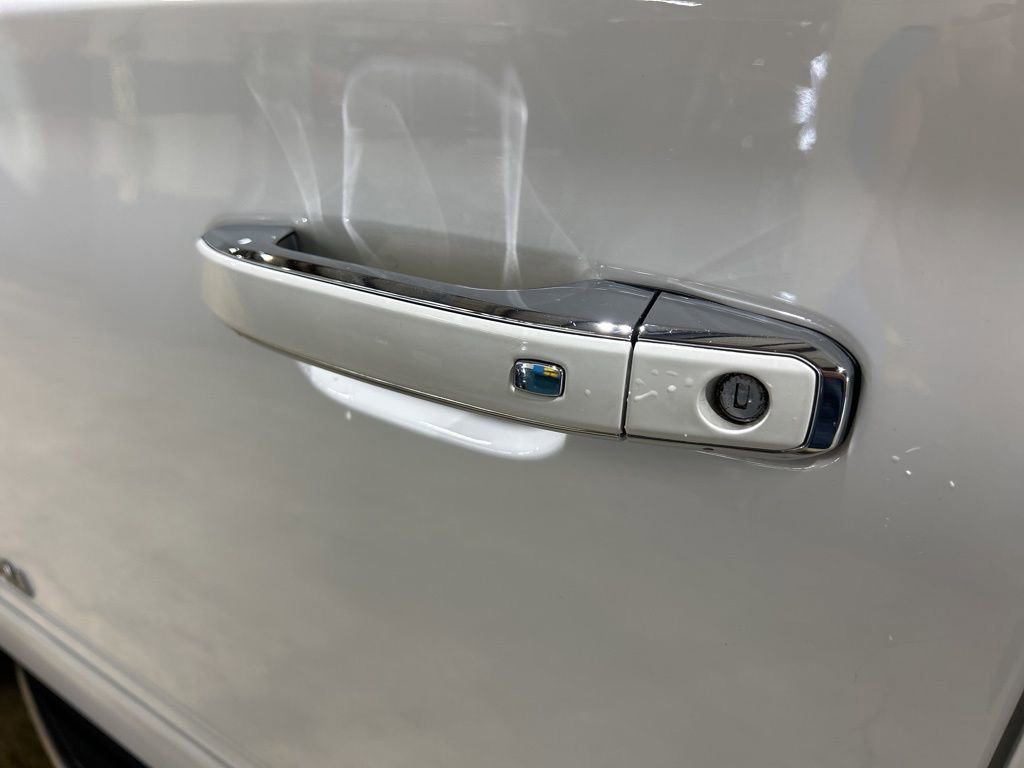 Used 2019 Chevrolet Suburban Premier image 20