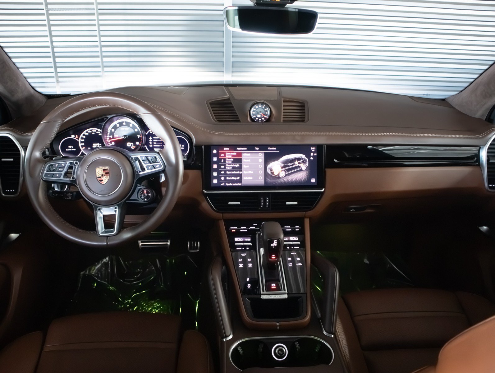 Certified 2023 Porsche Cayenne Turbo AWD/4WD image 14