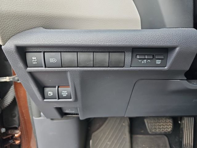 Used 2021 Toyota Sienna XLE image 22