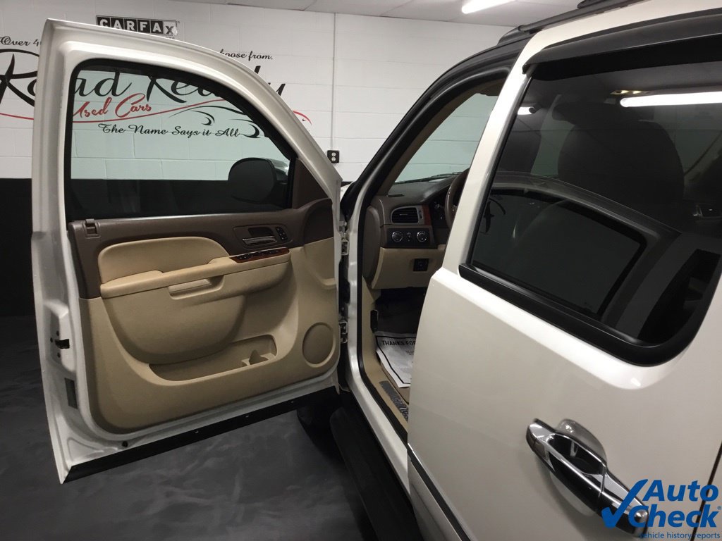 Used 2011 Chevrolet Avalanche LTZ AWD/4WD image 32