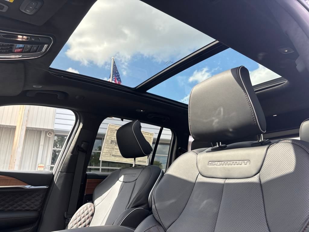 New 2025 Jeep Grand Cherokee Summit image 20