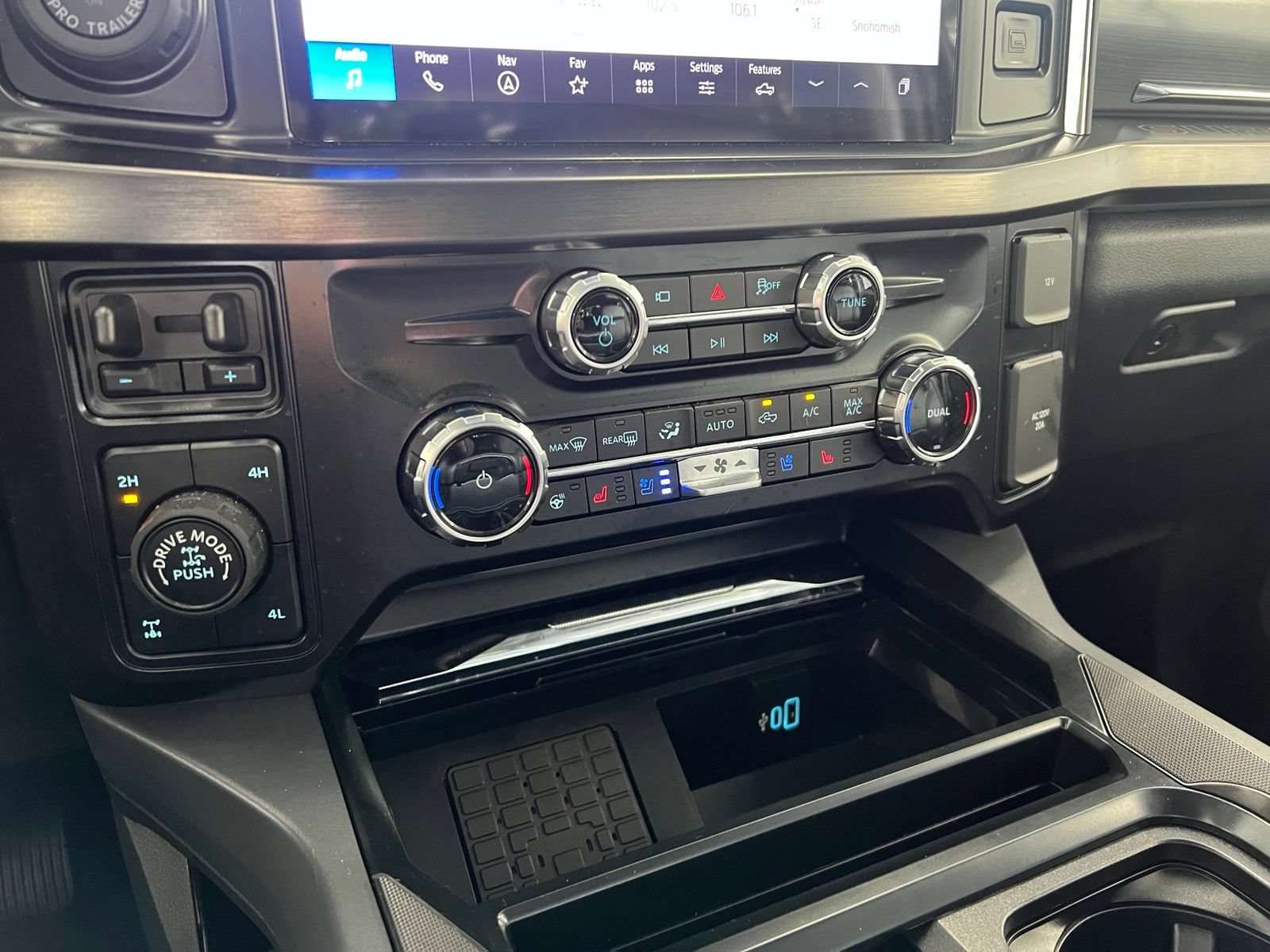 Used 2026 Ford F250 Lariat w/ Tremor Off-Road Package AWD/4WD image 14