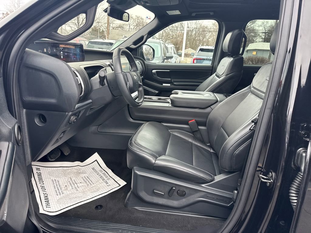 Used 2025 Ford Expedition Platinum w/ Stealth Appearance Package image 29