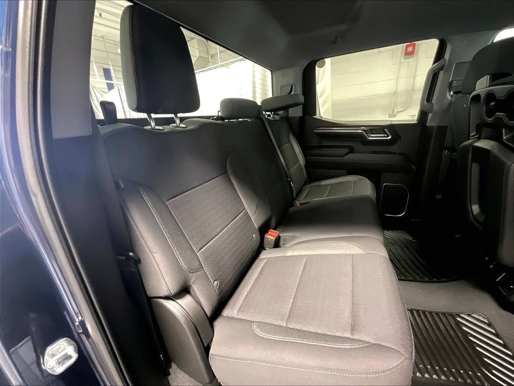 Used 2023 Chevrolet Silverado 1500 LT AWD/4WD image 16