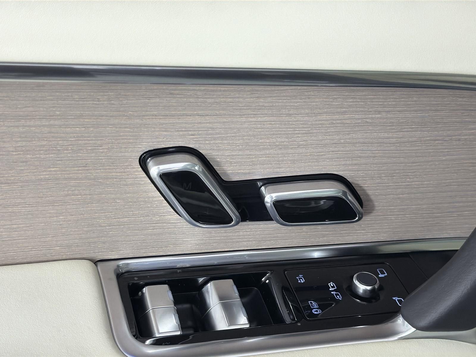 New 2026 Land Rover Range Rover Autobiography image 24