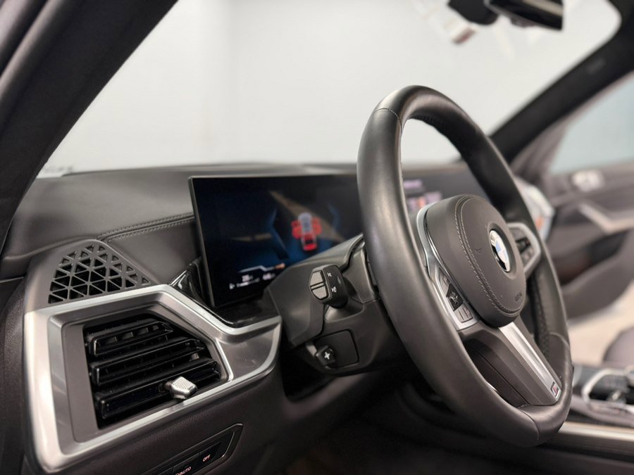 Used 2026 BMW X7 xDrive40i w/ Executive Package image 30