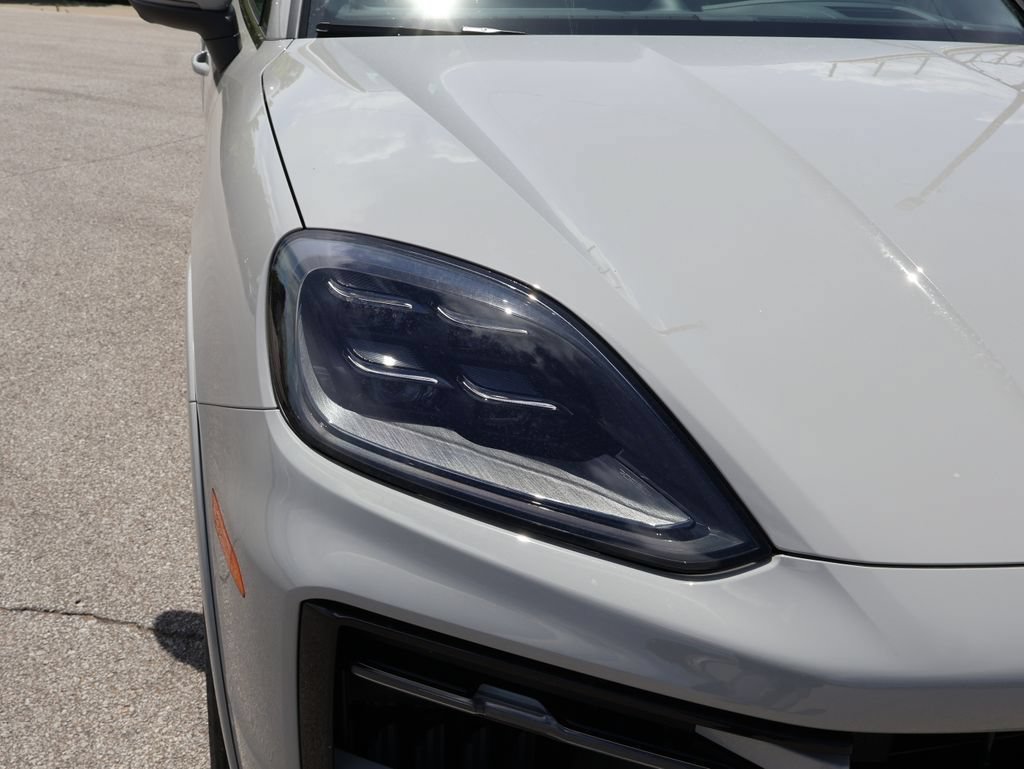 New 2026 Porsche Cayenne Coupe AWD/4WD image 14