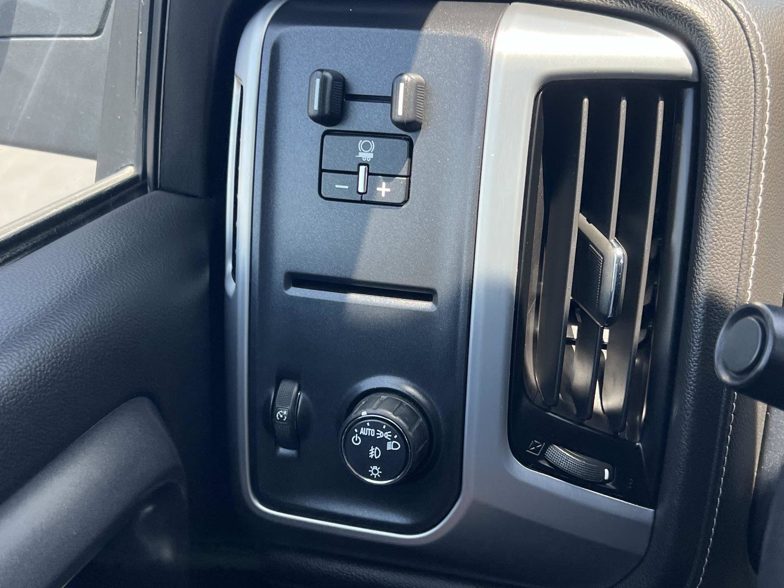 Used 2019 GMC Sierra 1500 SLE w/ Texas SLE Value Package RWD image 16
