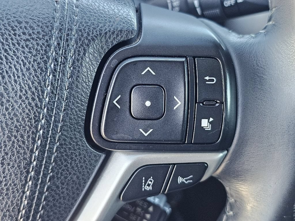 Used 2017 Toyota Highlander XLE FWD image 34