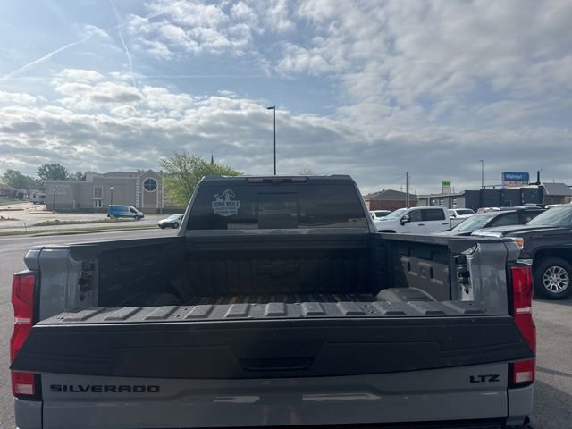 Used 2024 Chevrolet Silverado 2500 LTZ w/ LTZ Plus Package image 5