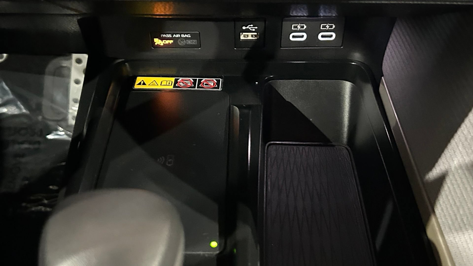 Used 2025 Toyota Camry SE w/ Multimedia Upgrade Package FWD image 72