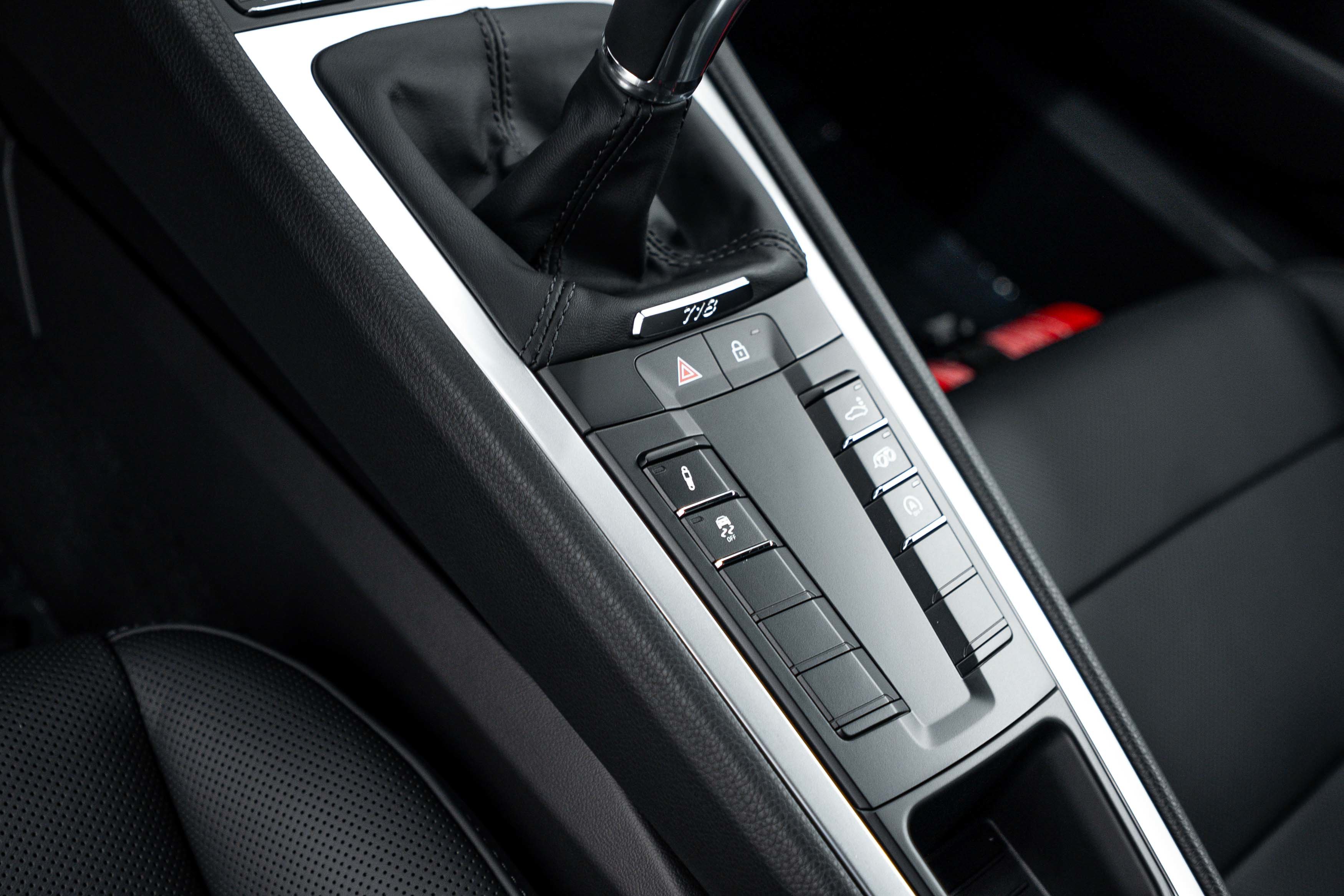 Certified 2025 Porsche 718 Cayman S RWD image 20