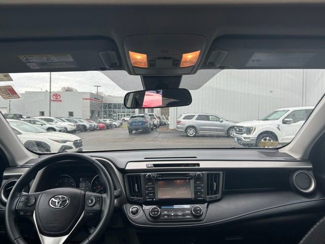 Used 2018 Toyota RAV4 XLE AWD/4WD image 13
