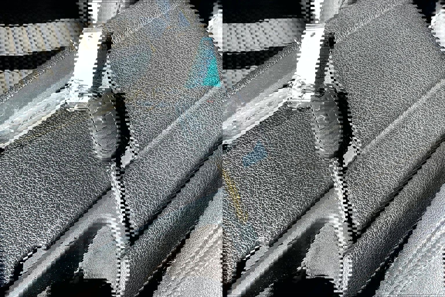 Used 2012 Ford Mustang Shelby GT500 w/ Electronics Pkg image 34