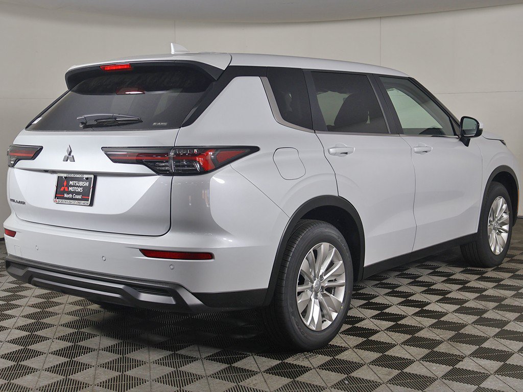 New 2026 Mitsubishi Outlander ES AWD/4WD image 10