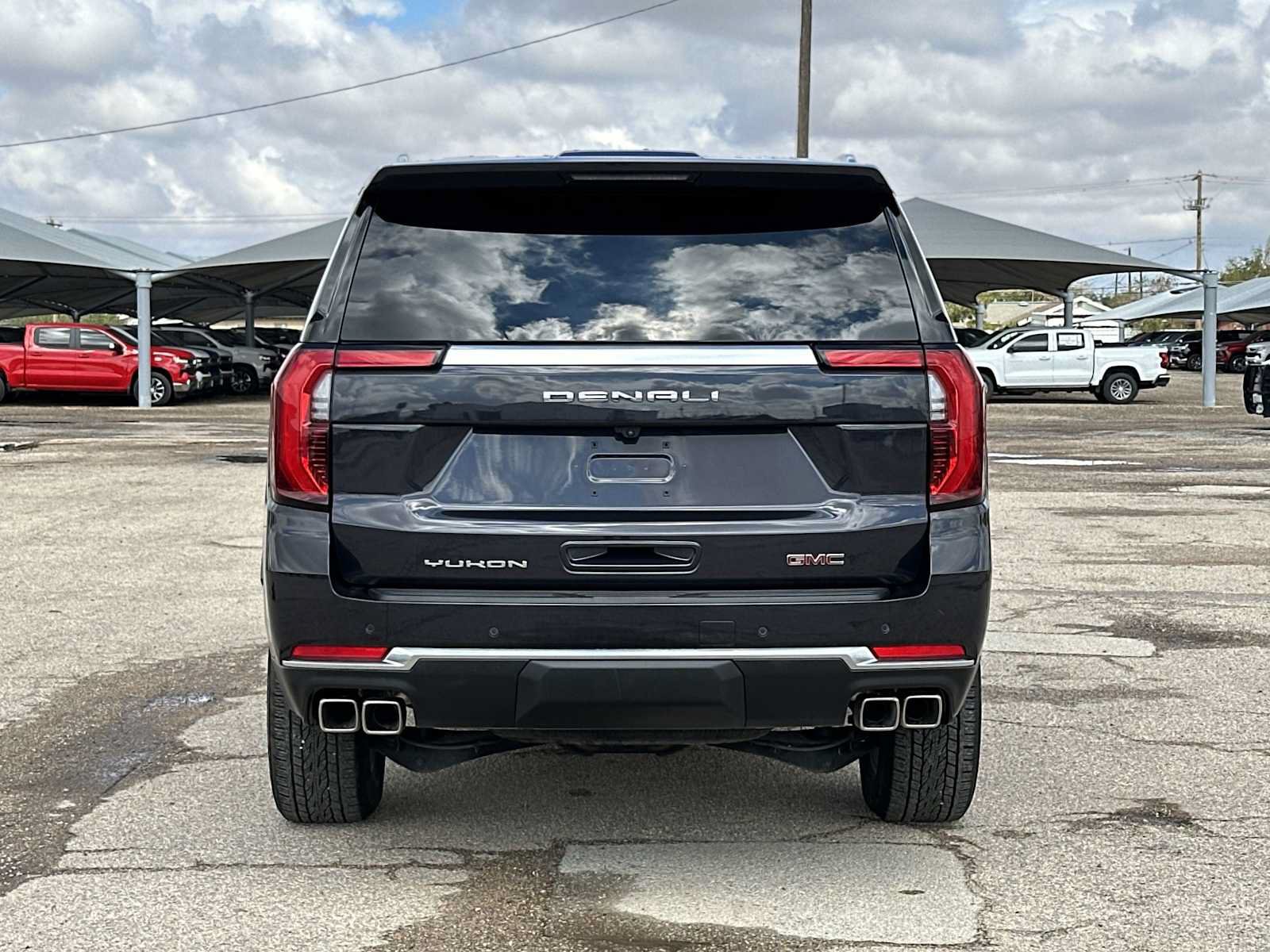 Used 2026 GMC Yukon Denali w/ Sun & Power Step Package AWD/4WD image 13