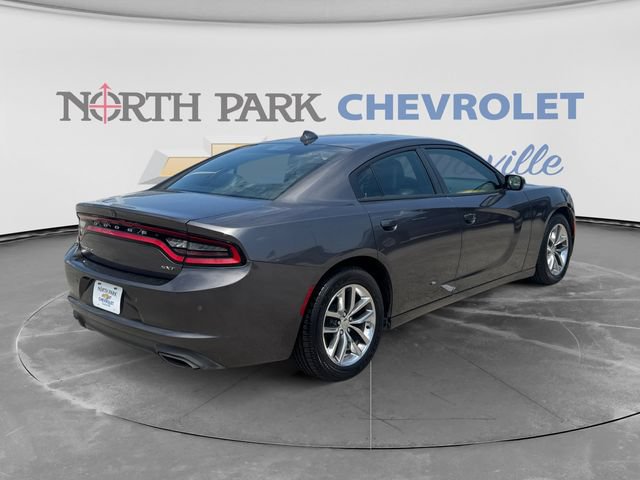 Used 2016 Dodge Charger SXT w/ Plus Group RWD image 3