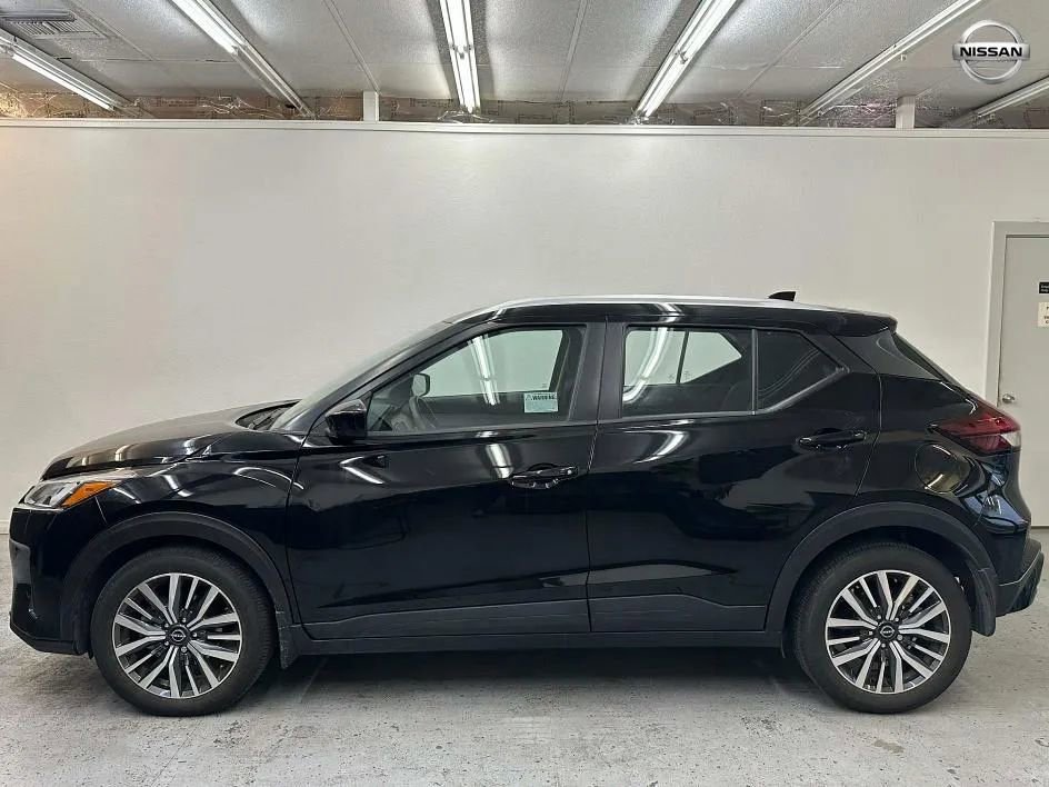 Used 2023 Nissan Kicks SV image 7