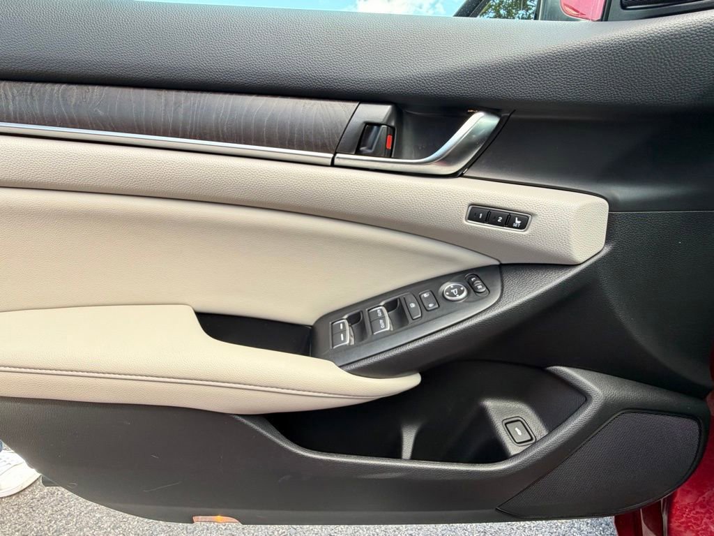 Used 2022 Honda Accord Touring image 29