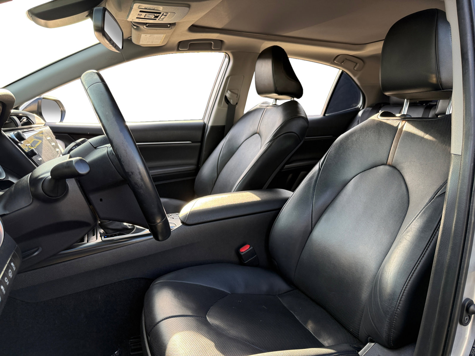 Used 2020 Toyota Camry XLE image 9