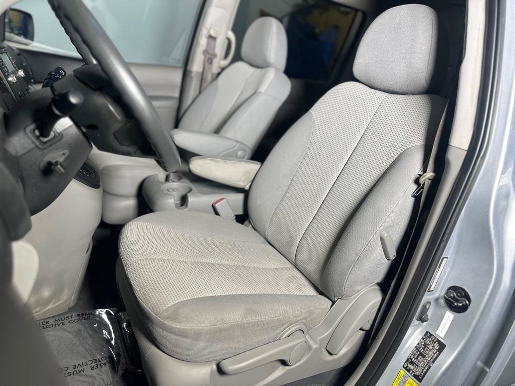 Used 2009 Kia Sedona FWD image 20