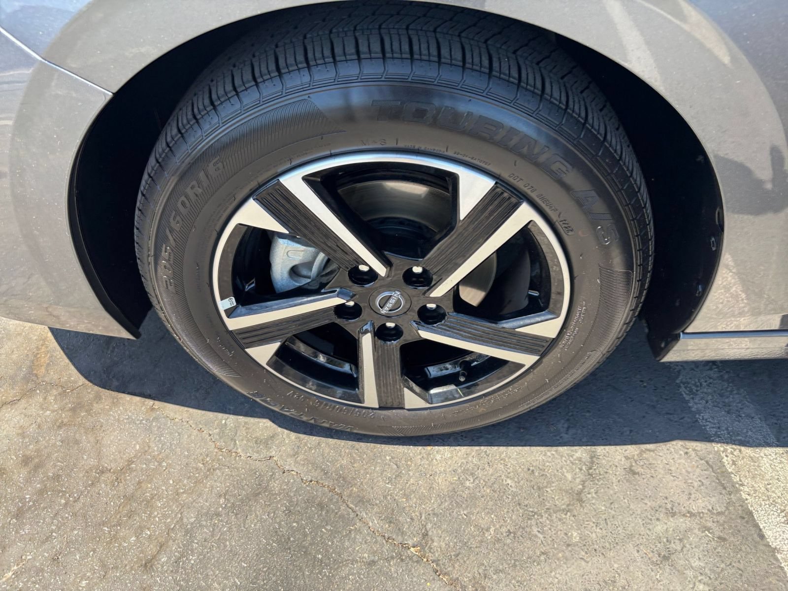Used 2025 Nissan Sentra SV FWD image 28