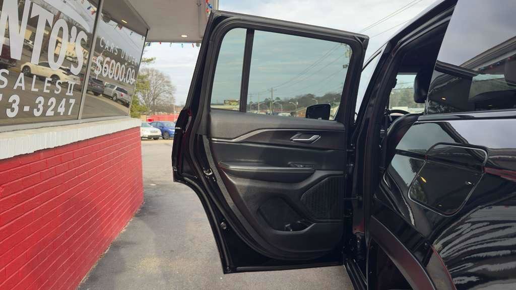 Used 2023 Jeep Grand Cherokee Altitude image 24