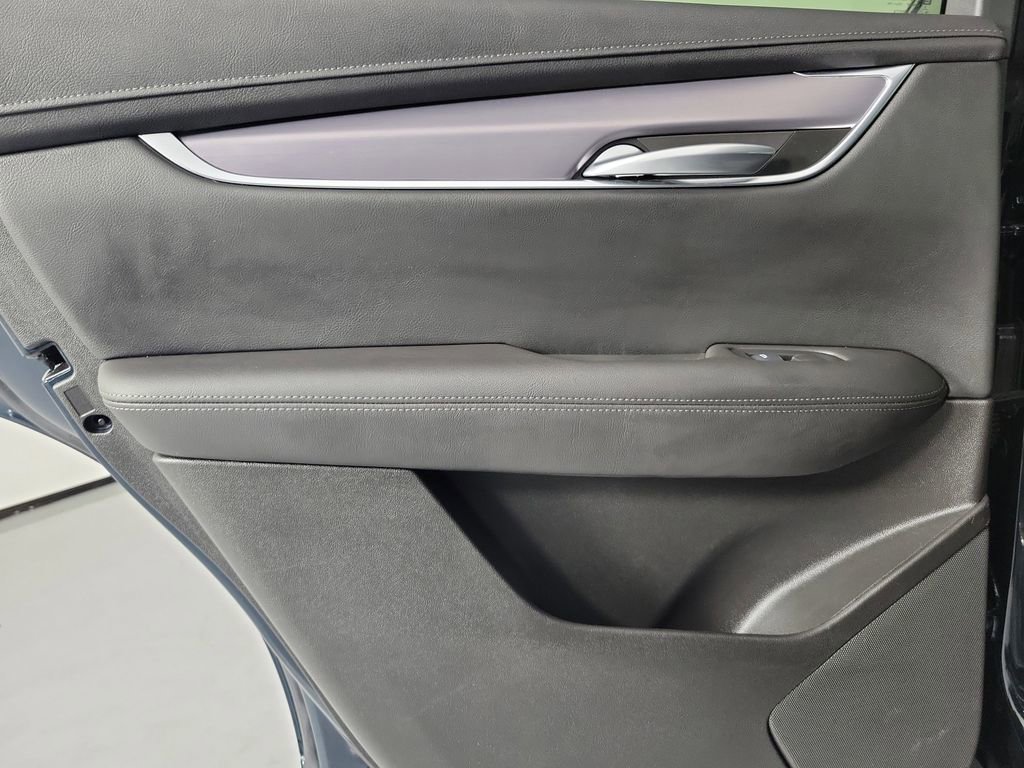 Certified 2024 Cadillac XT5 Luxury FWD image 13