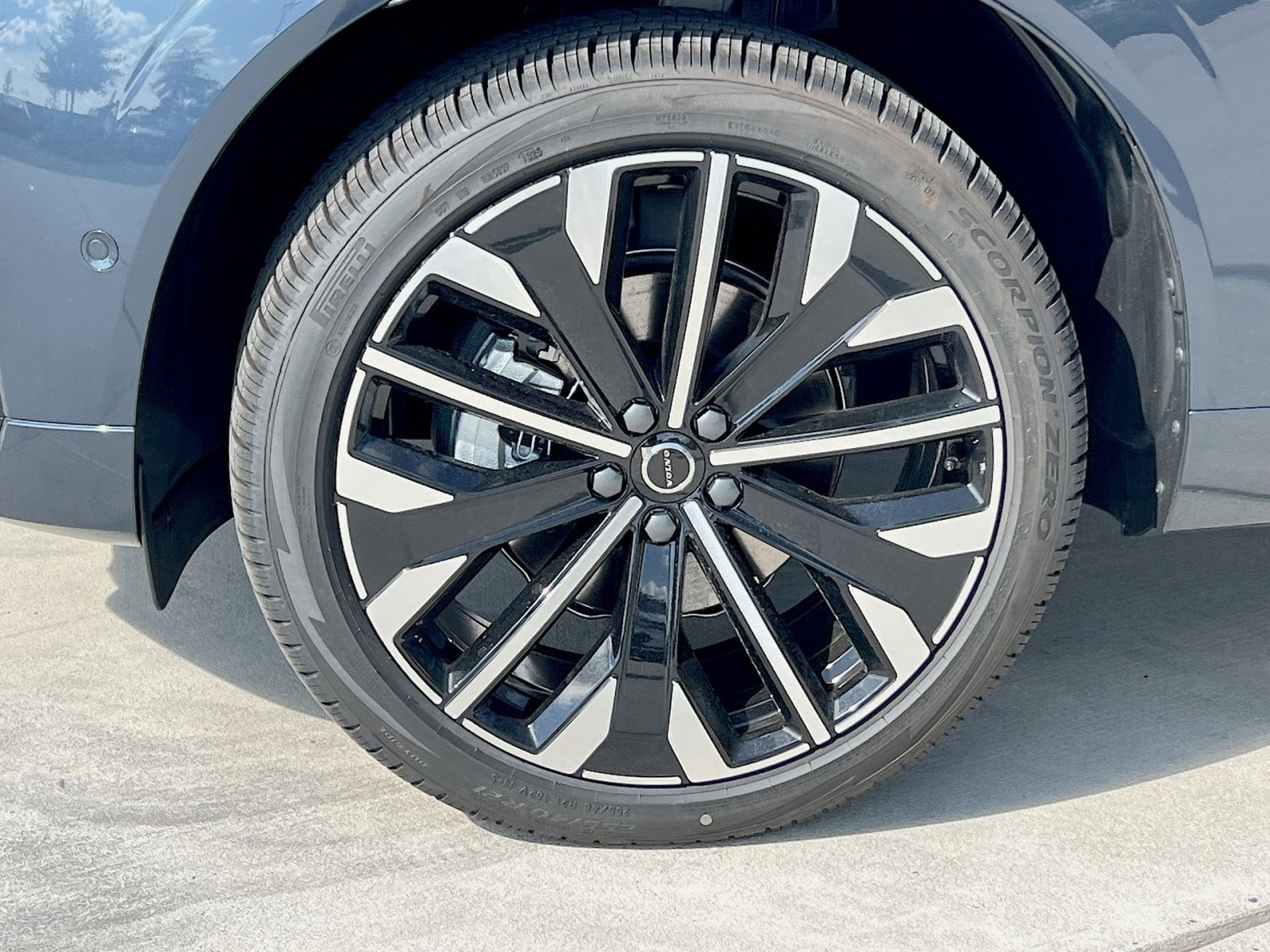 New 2026 Volvo XC60 B5 Ultra w/ Climate Package AWD/4WD image 12