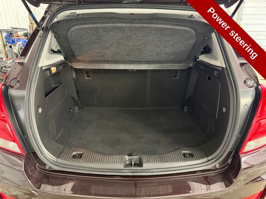 Used 2021 Chevrolet Trax LT w/ LT Convenience Package image 33