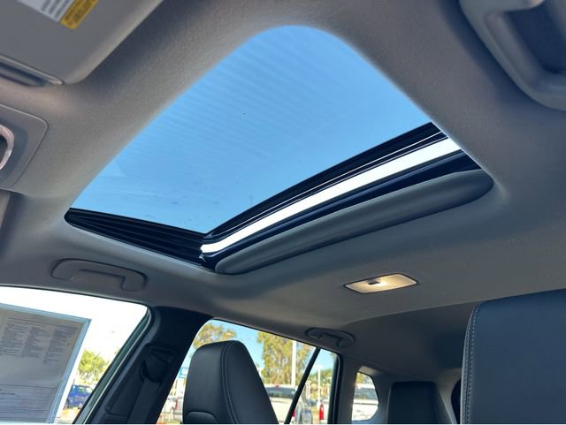 Used 2022 Toyota Corolla Cross XLE w/ Convenience Package image 15