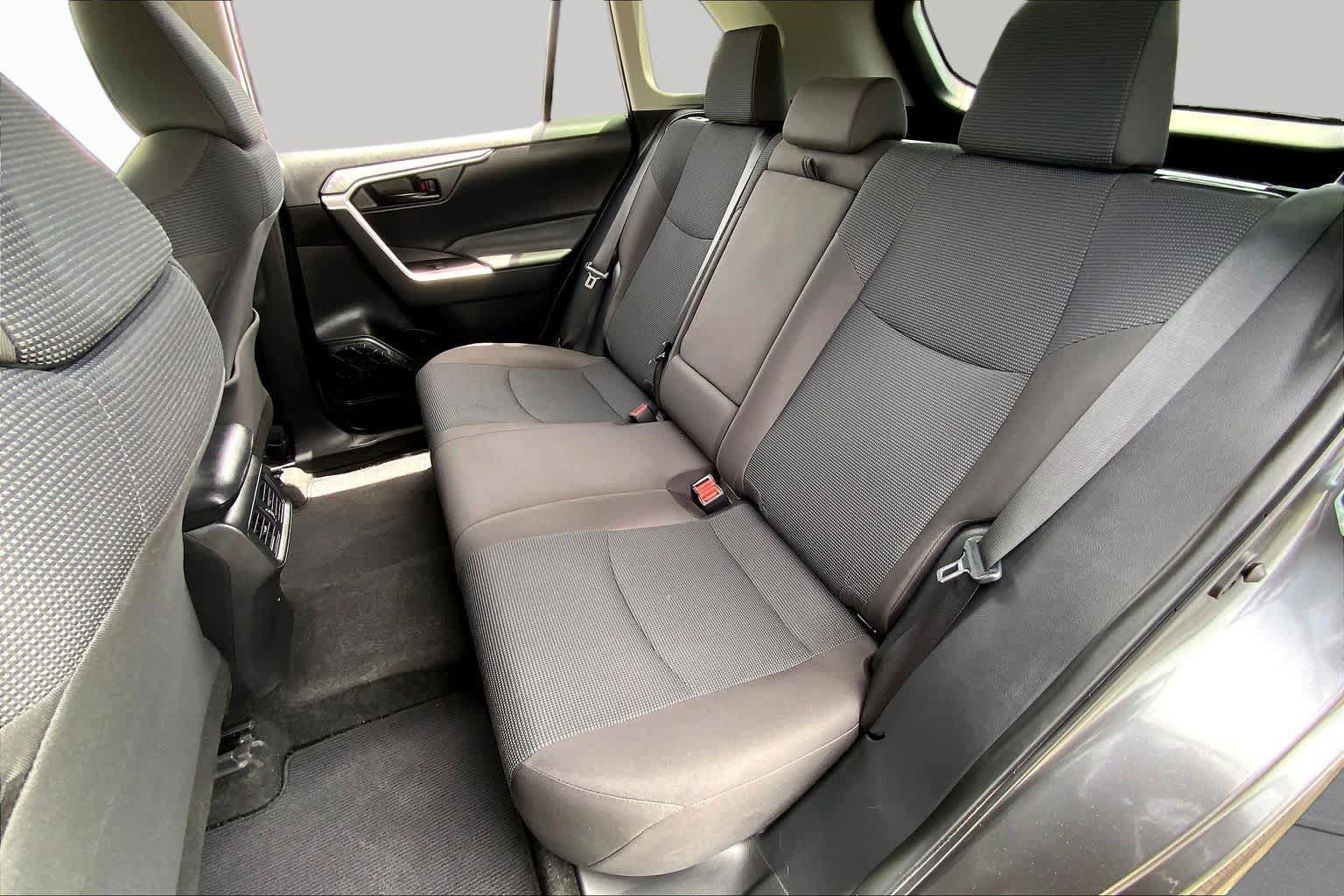 Used 2023 Toyota RAV4 LE FWD image 20