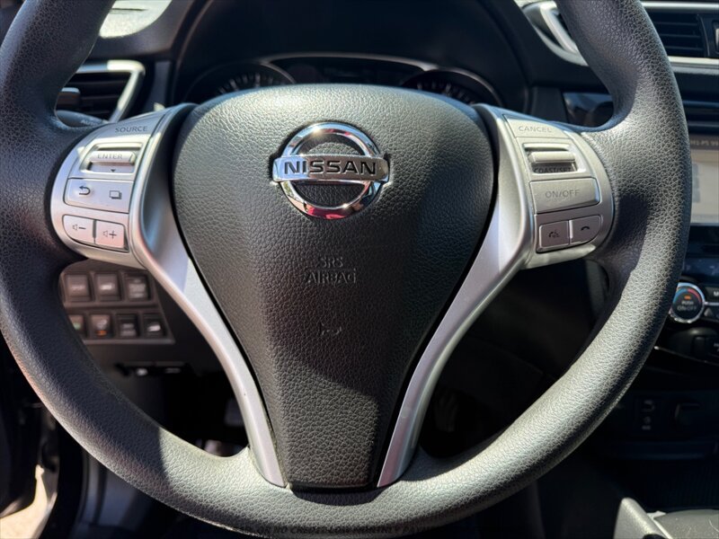 Used 2015 Nissan Rogue SV w/ SV Premium Package AWD/4WD image 25