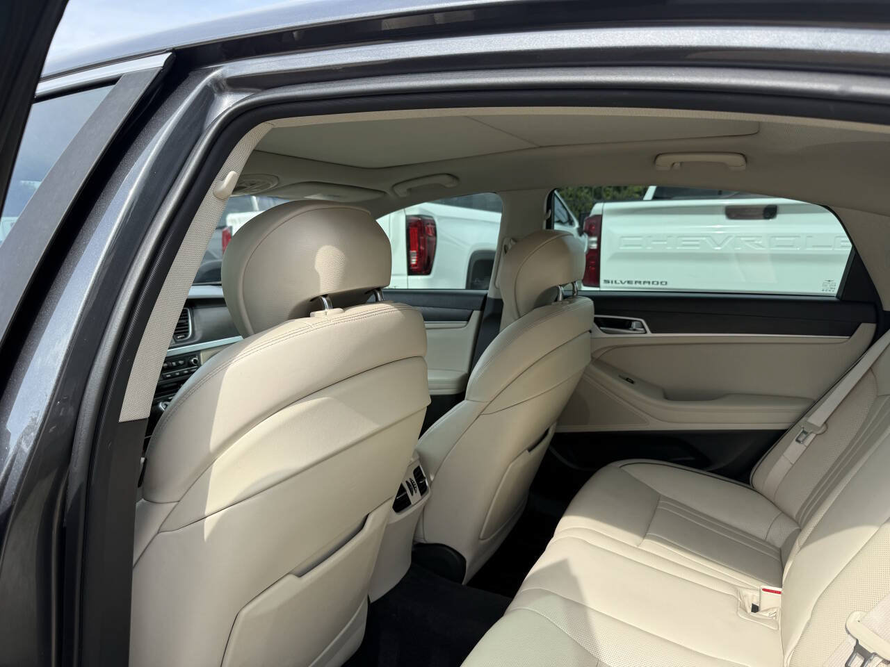 Used 2017 Genesis G80 5.0 Ultimate RWD image 12