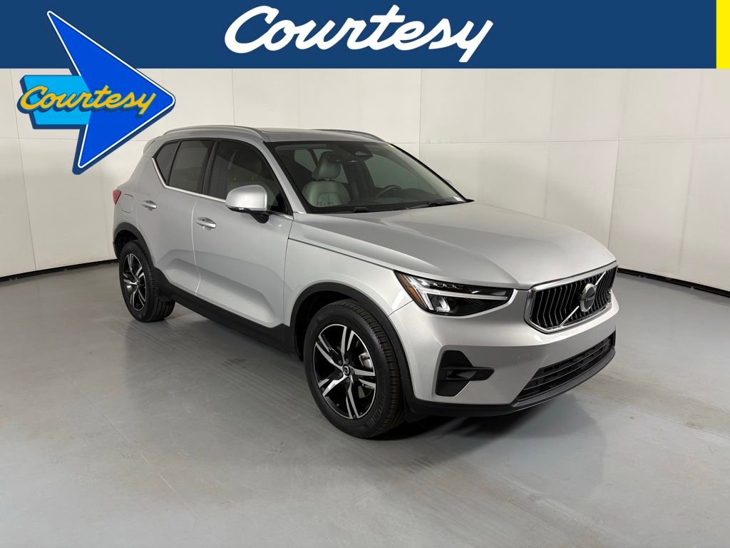 Used 2023 Volvo XC40 B5 Plus w/ Protection Package