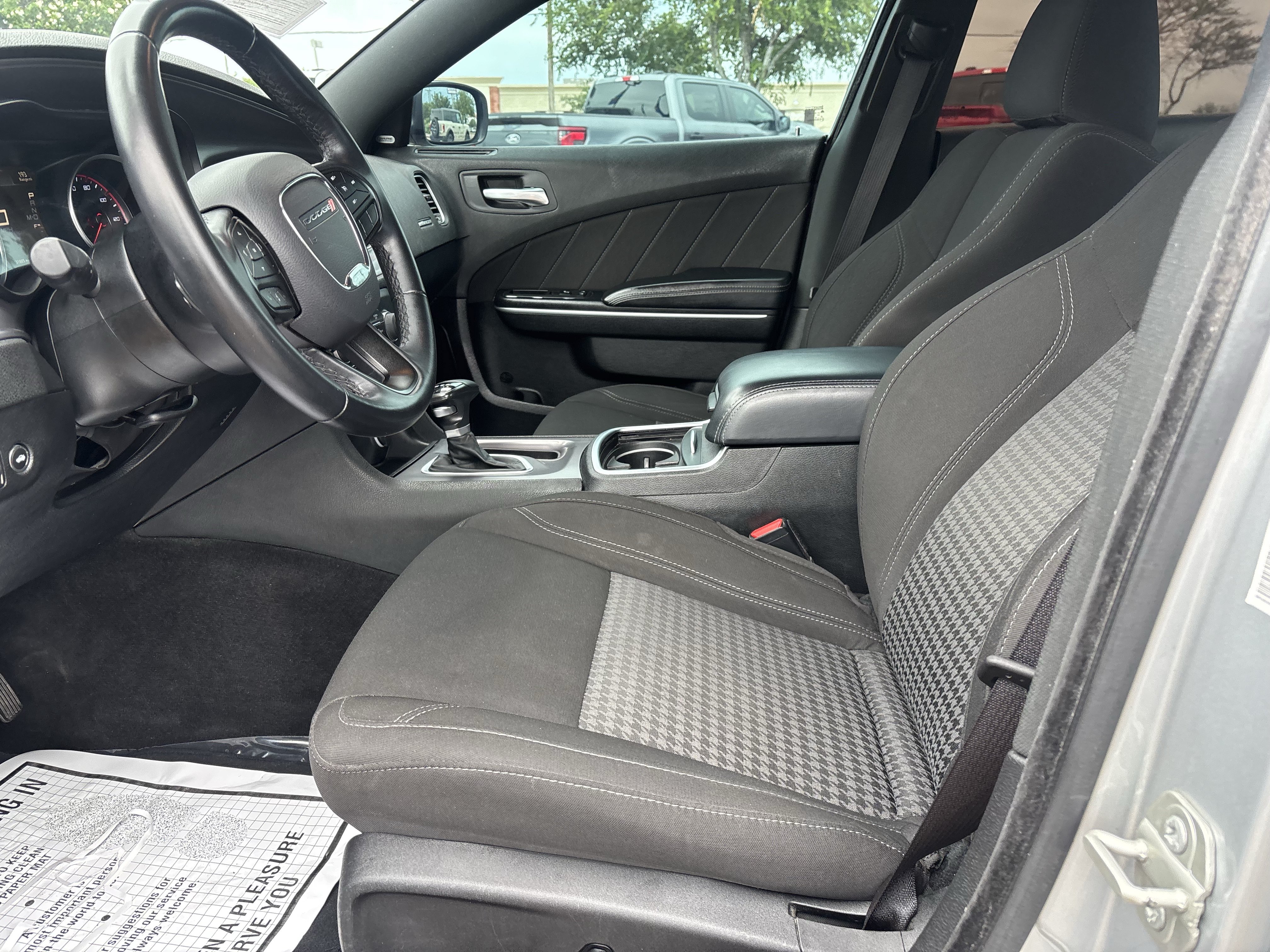 Used 2023 Dodge Charger SXT RWD image 10