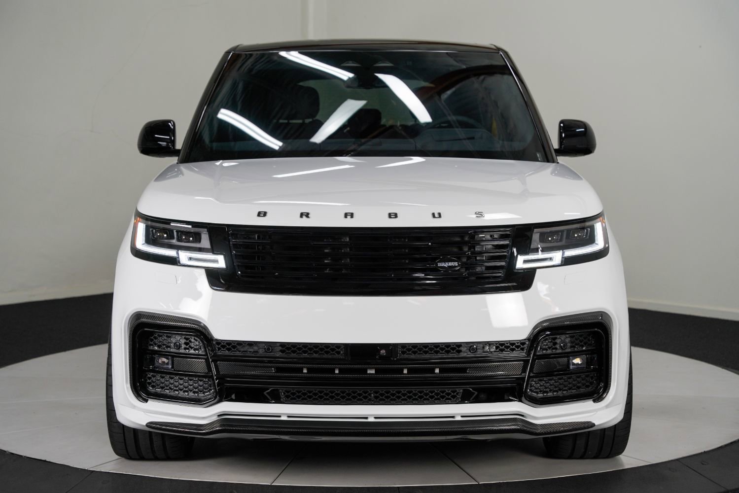 Used 2025 Land Rover Range Rover SE image 10