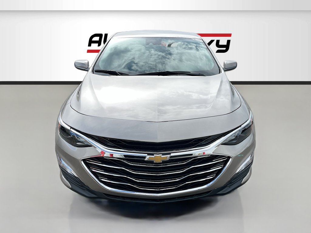 Used 2025 Chevrolet Malibu LS FWD image 2