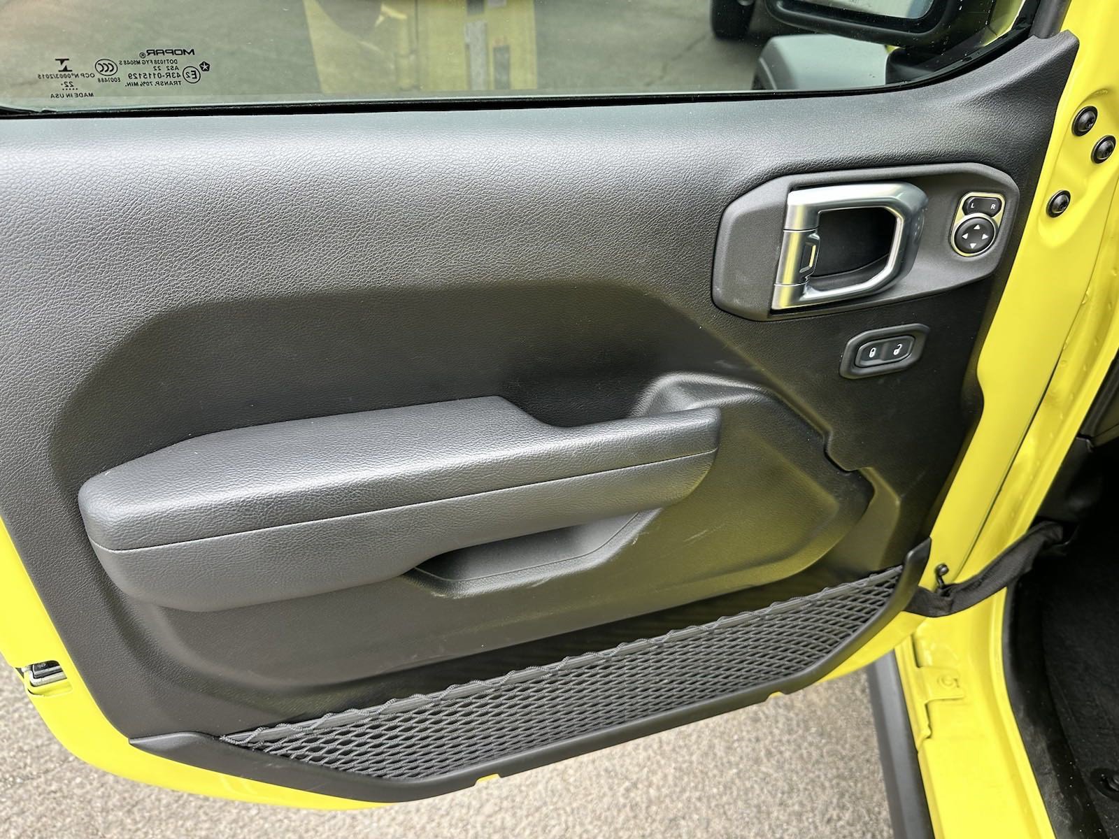 Used 2023 Jeep Wrangler Unlimited Rubicon w/ Cold Weather Group image 15