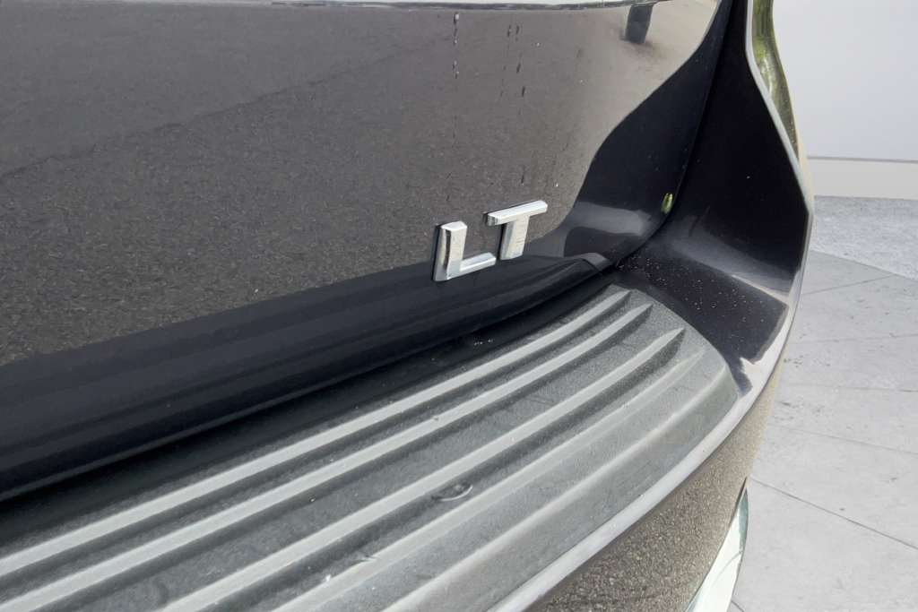 Certified 2025 Chevrolet Suburban LT RWD image 30