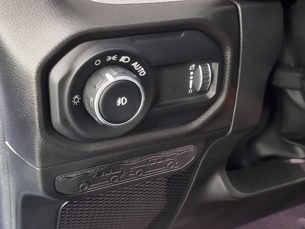 Used 2025 Jeep Wrangler Unlimited Sport AWD/4WD image 7