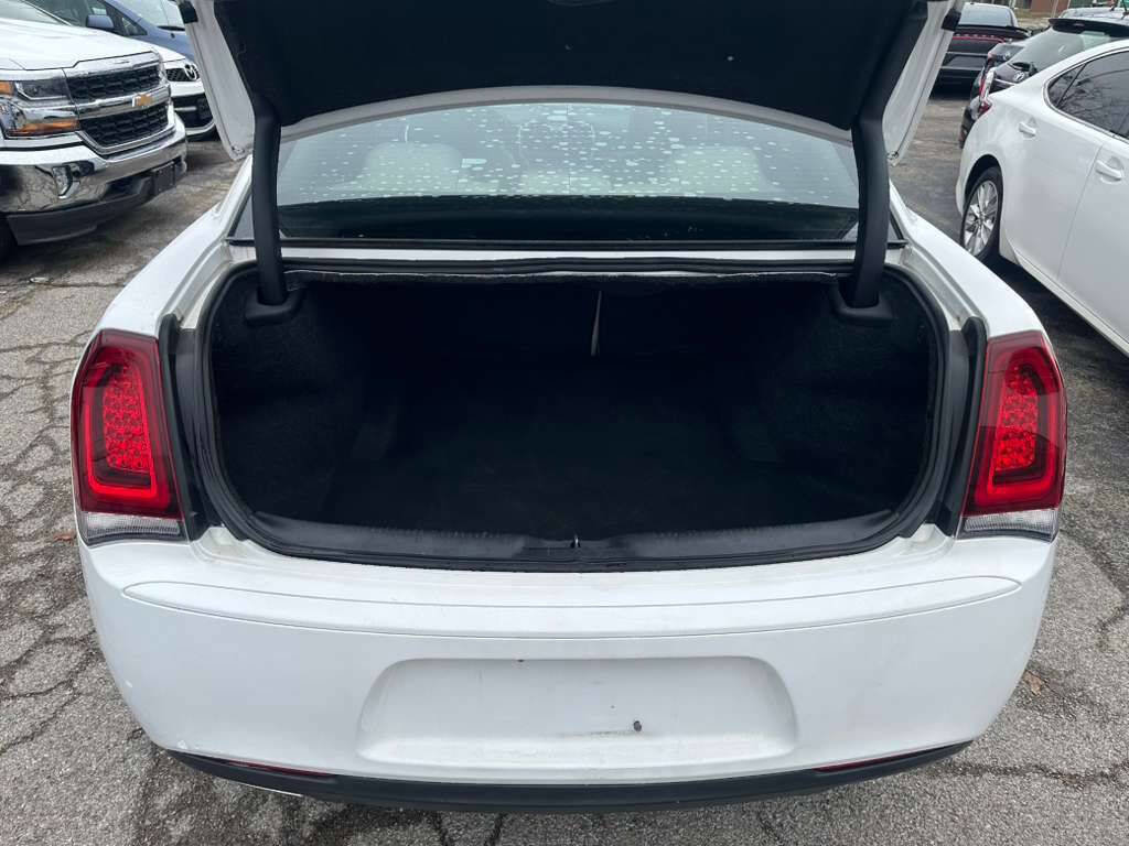 Used 2018 Chrysler 300 Touring w/ Sport Appearance Package RWD image 21