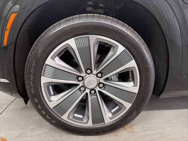 Certified 2026 Cadillac Vistiq Luxury image 9