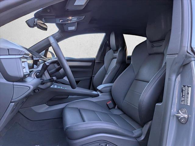 New 2025 Porsche Macan 4S Electric image 5