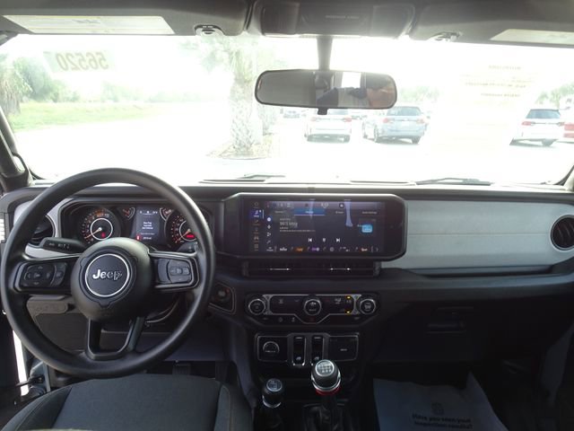 Used 2025 Jeep Wrangler Sport AWD/4WD image 11