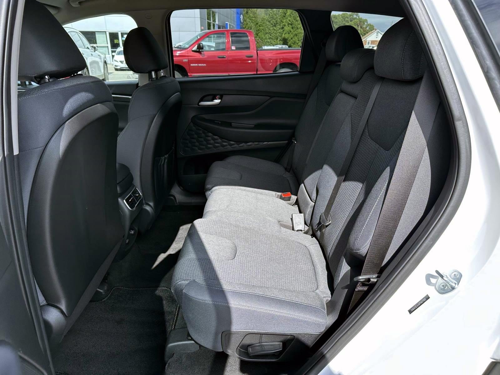 Used 2023 Hyundai Santa Fe SE AWD/4WD image 12