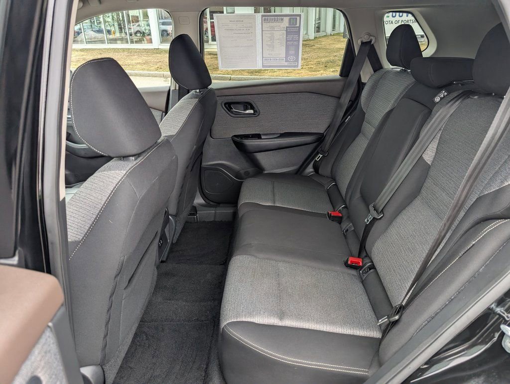 Used 2022 Nissan Rogue SV image 20