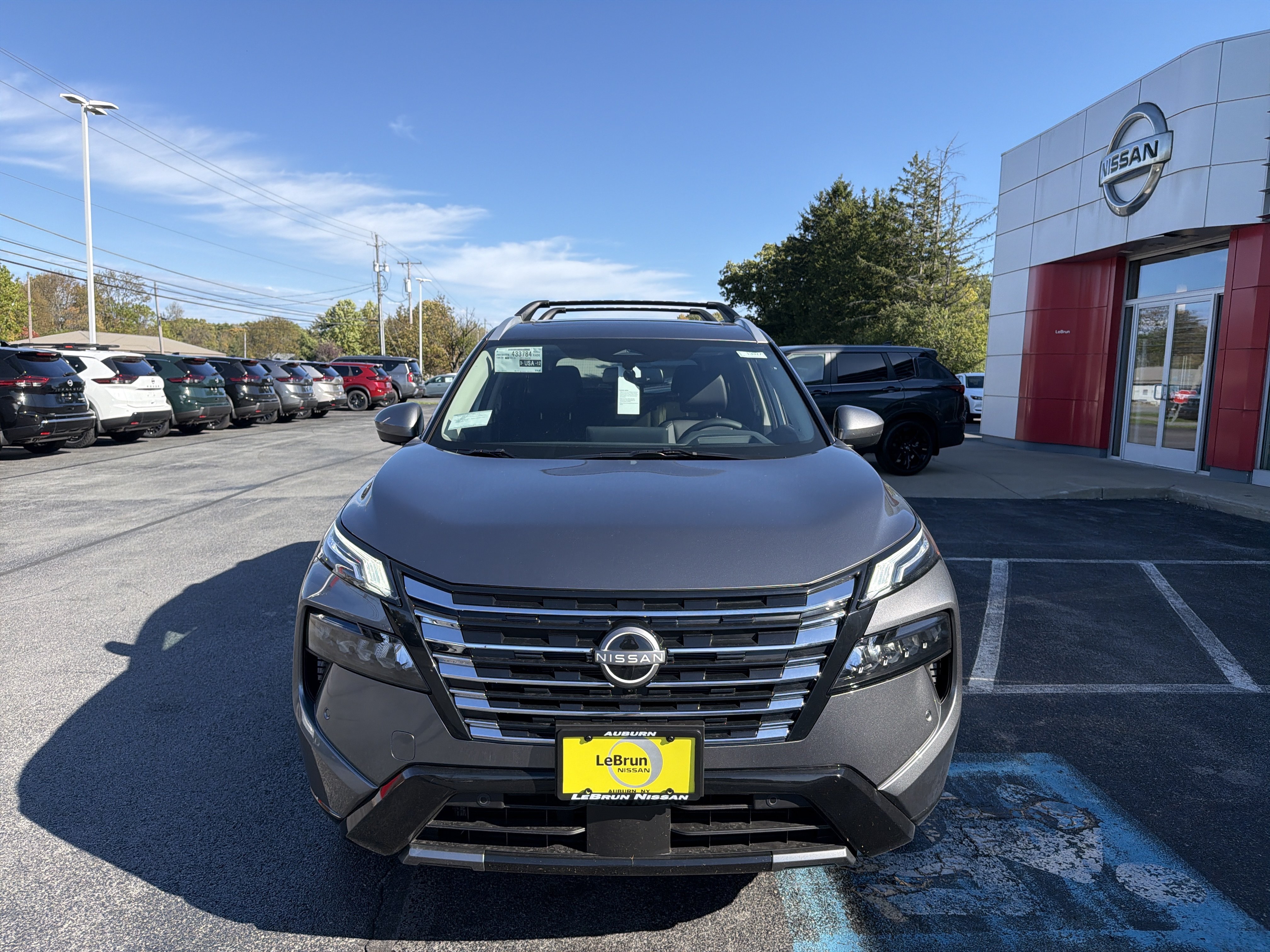 New 2026 Nissan Rogue Platinum AWD/4WD image 2