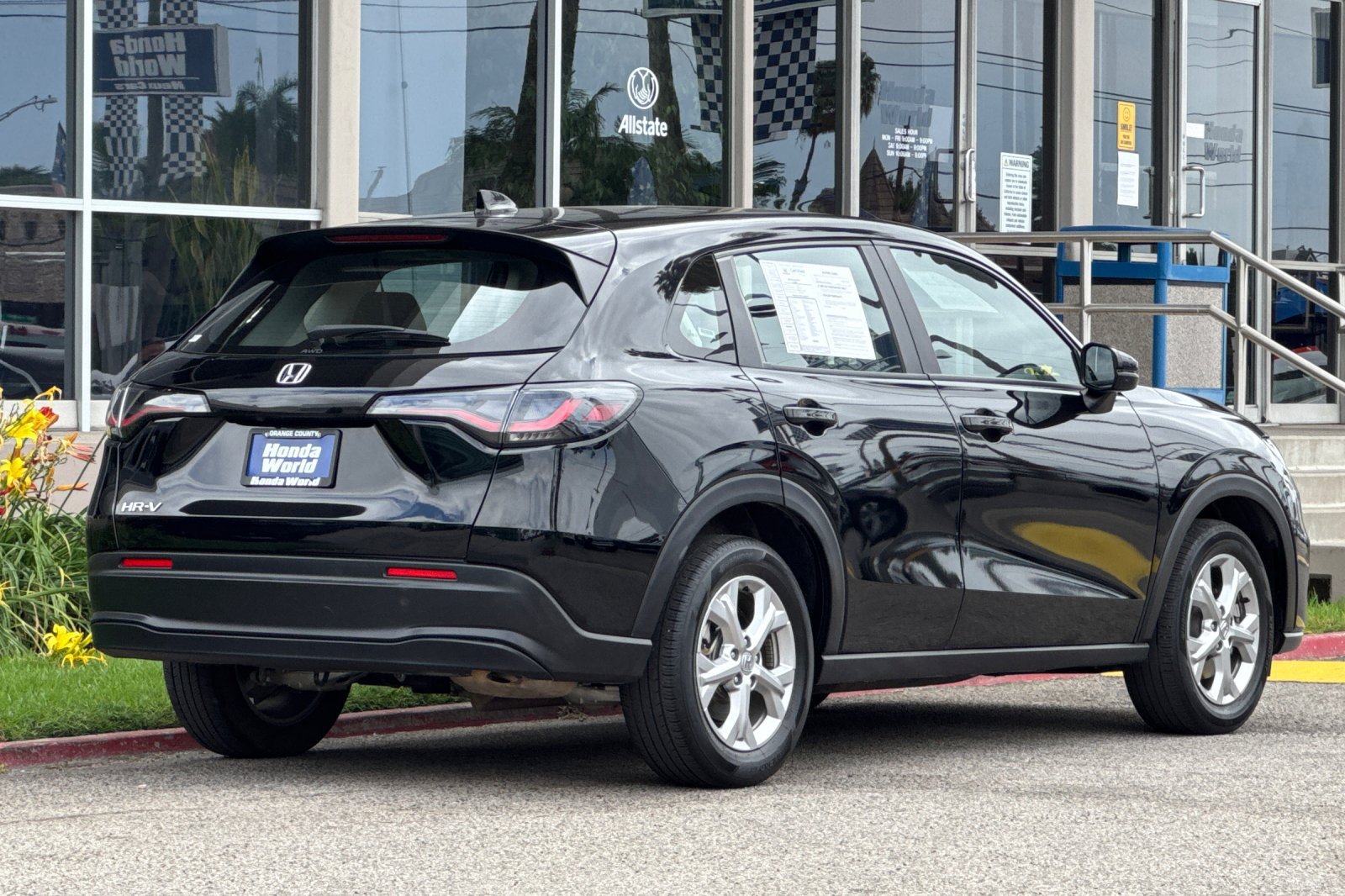 Certified 2025 Honda HR-V LX image 4